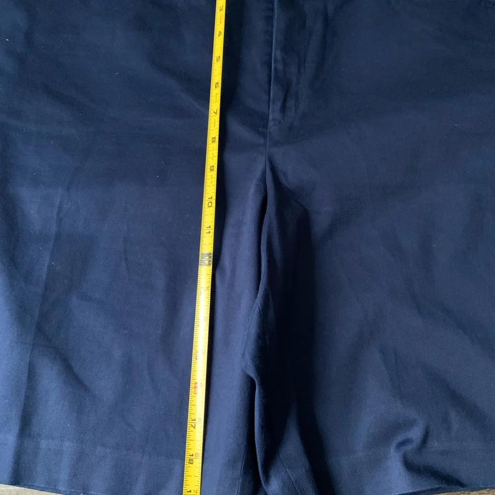 FINAL PRICE  - LAUREN Ralph Lauren Ladies Navy Bermuda Short. - Picture 8 of 9